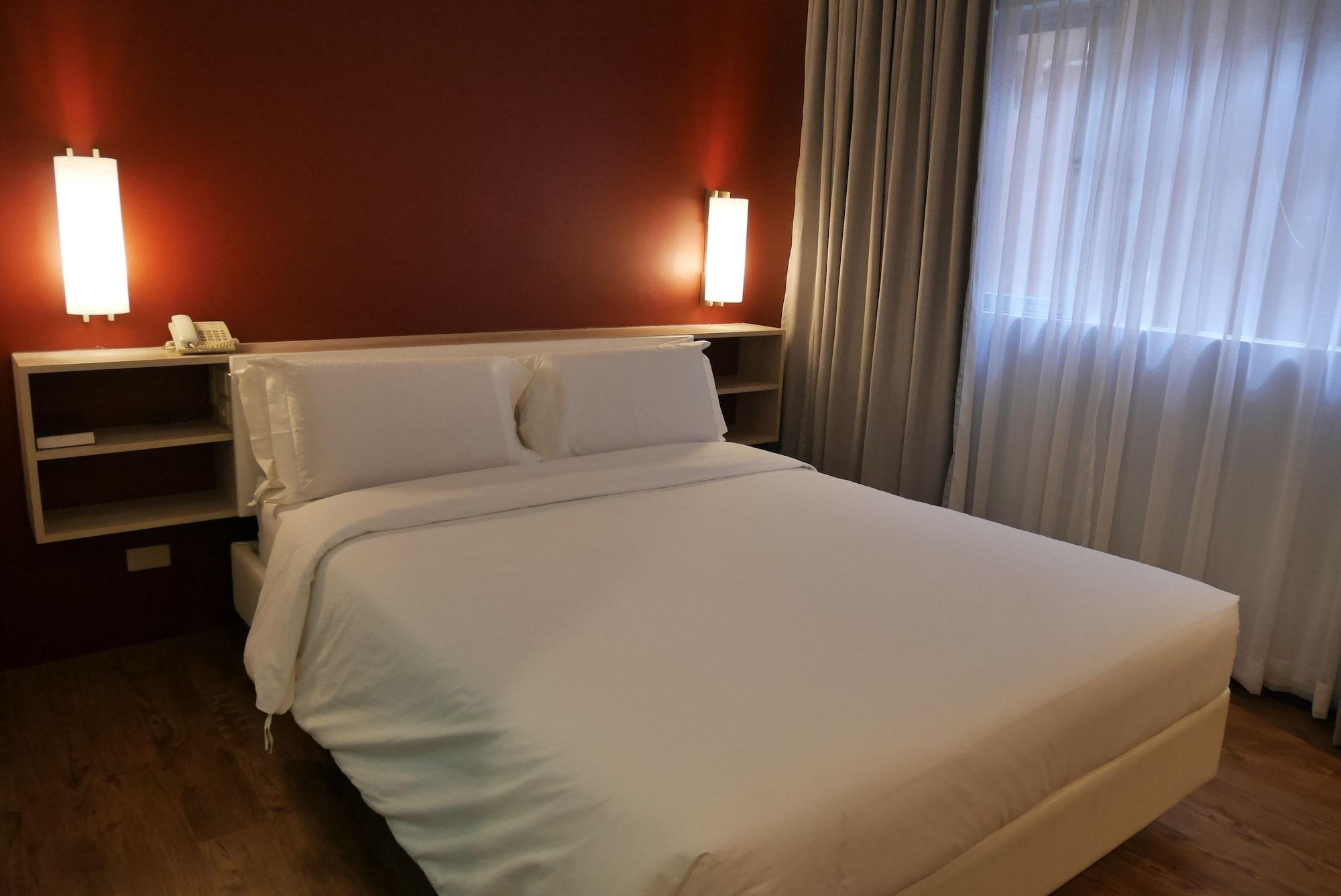 Hotel Circle And