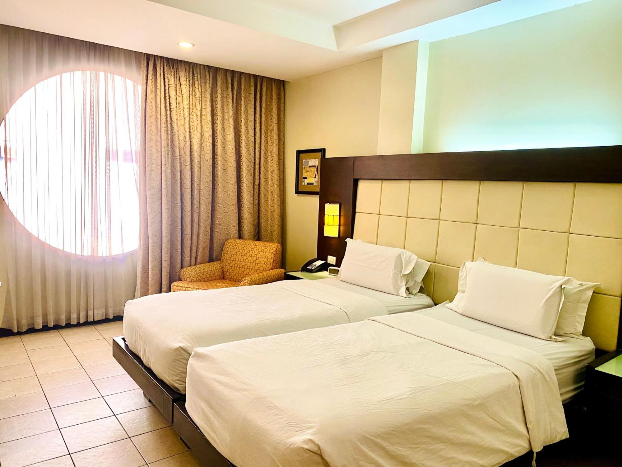 Circle And Hotel 3*