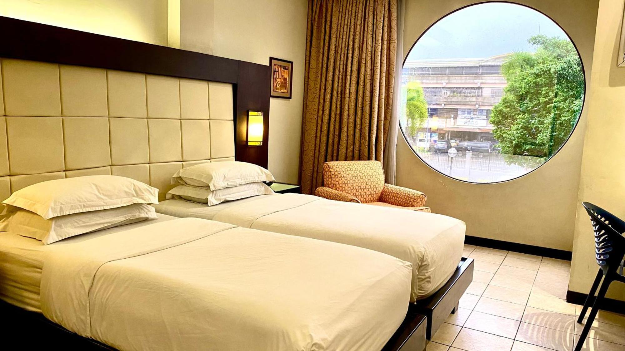 Circle And Hotel 3*