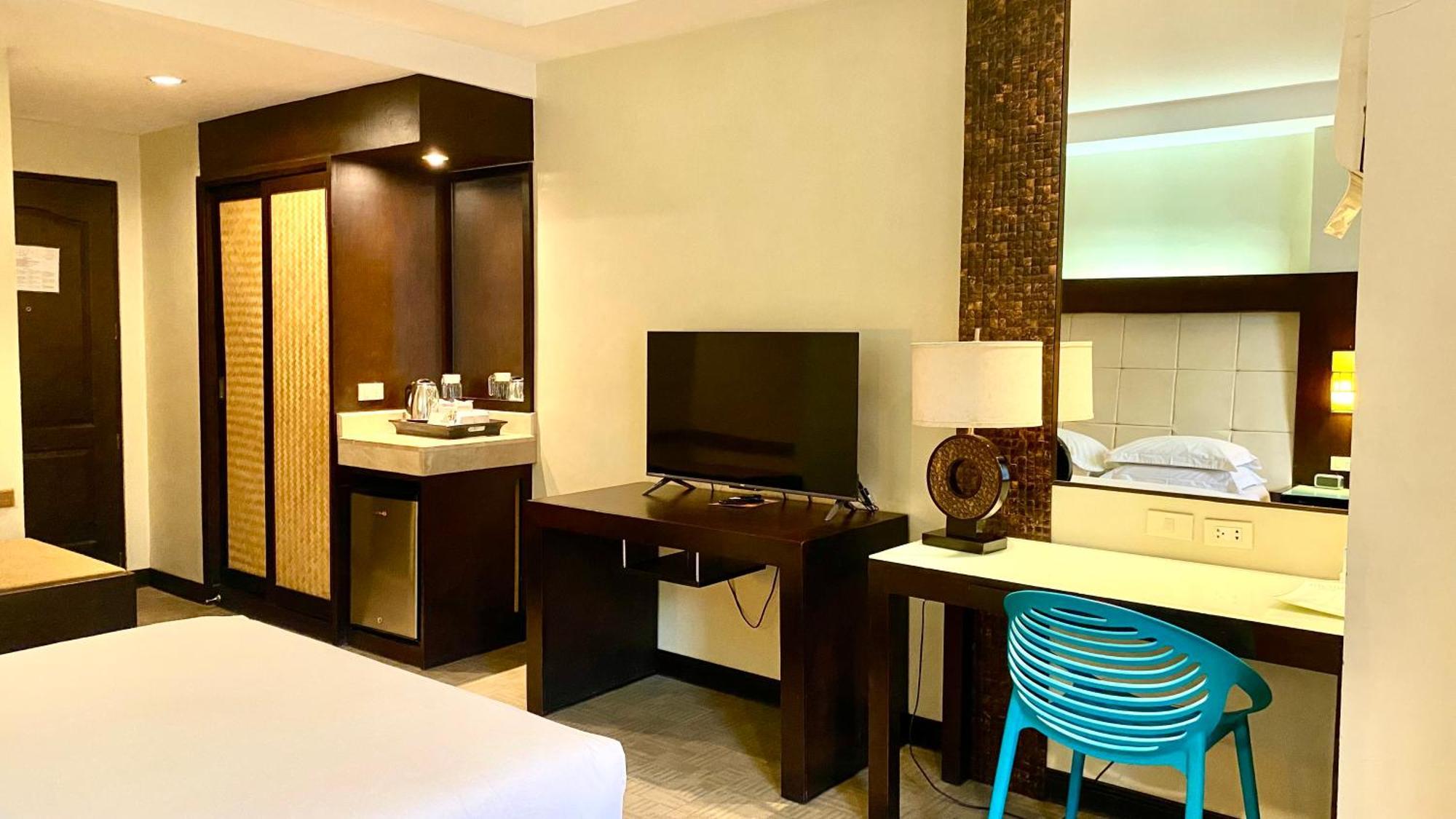 Circle And Bacolod