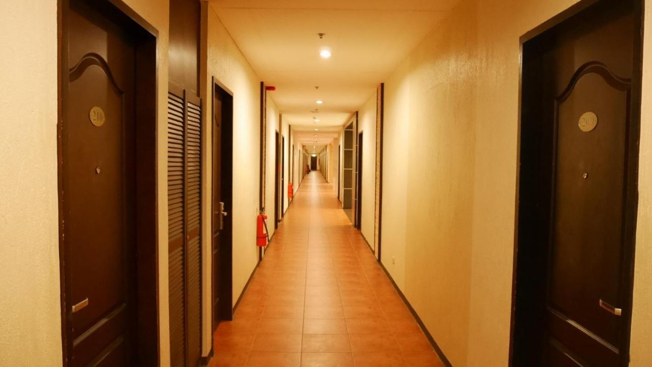 Circle And 3* Bacolod