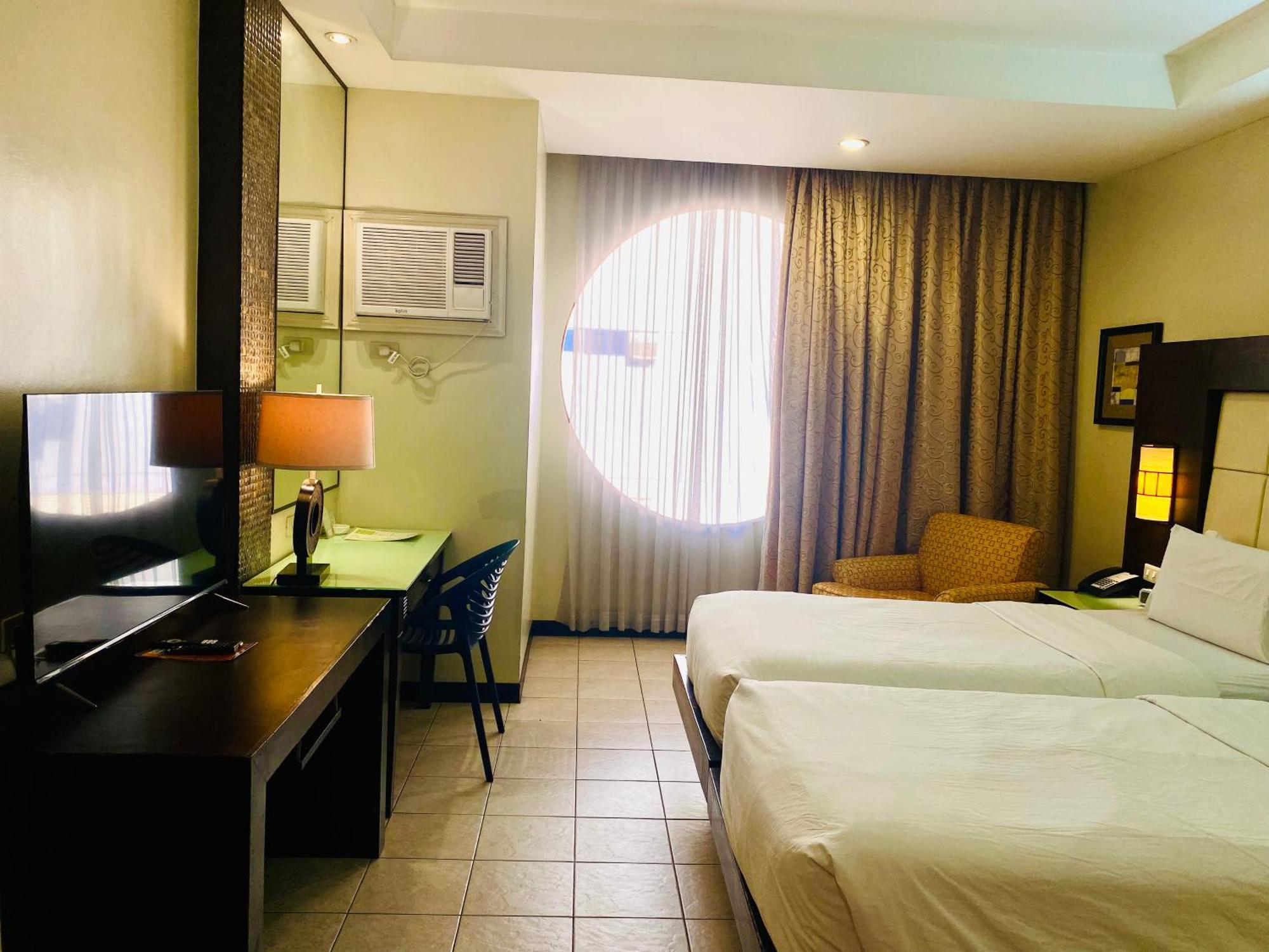 Hotel Circle And